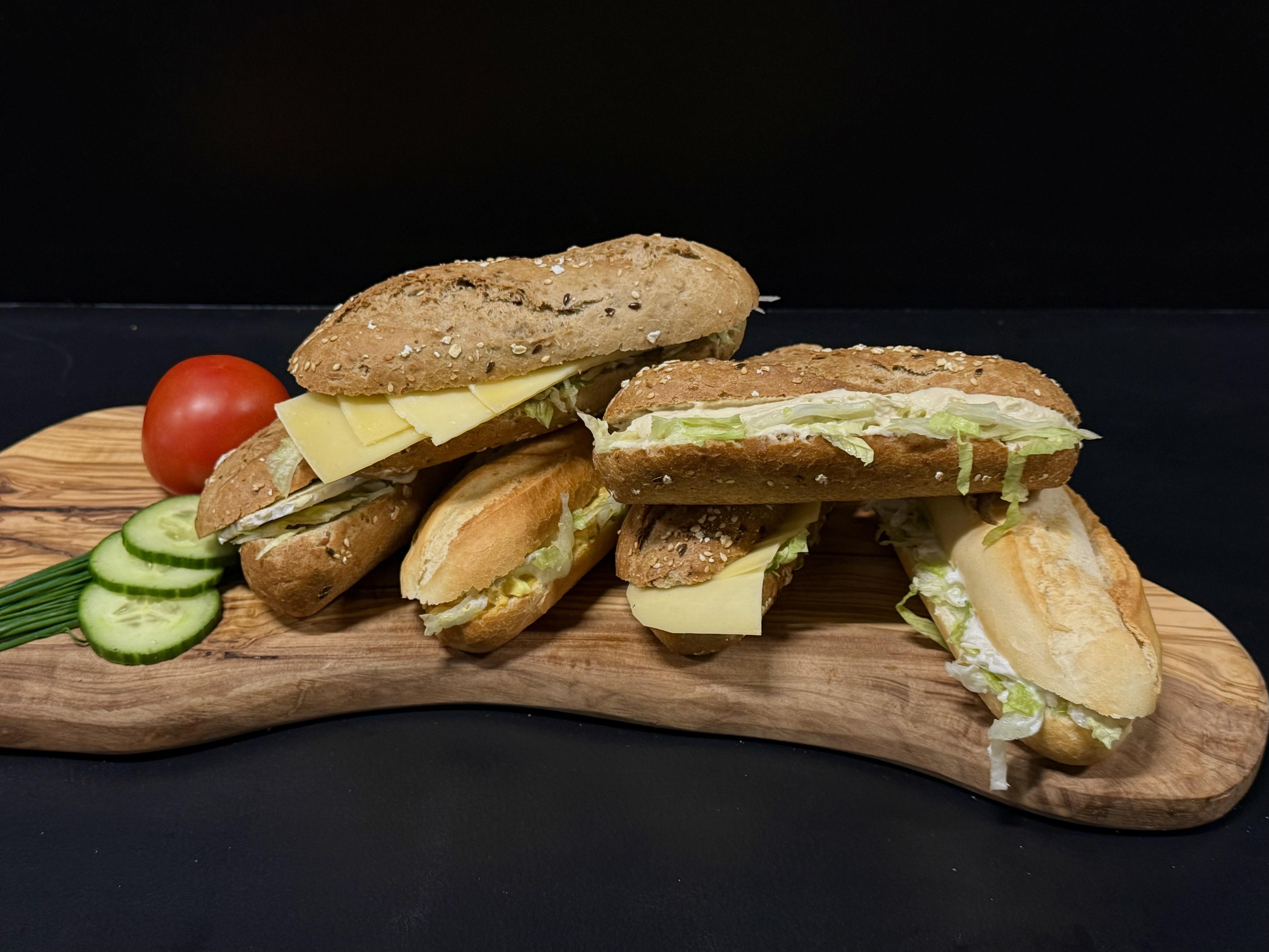 Gedecoreerde pistoletten lunch VEGA