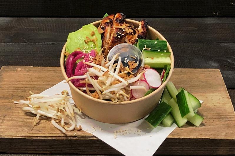 Pokebowl Oosterse kip 750cc